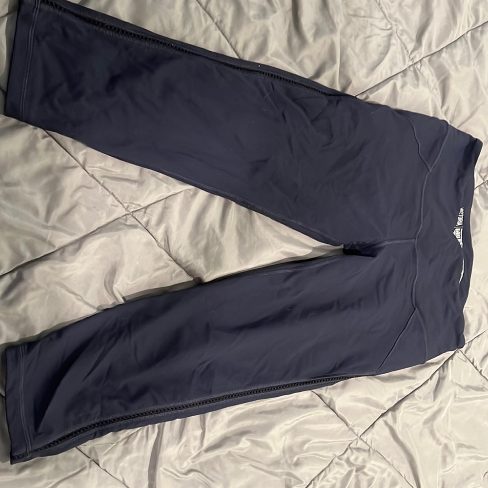 Dark Blue Victoria Sport carpi leggings, size Large
